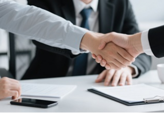 電力企業(yè)堅守底線(xiàn) 去杠桿闖關(guān)奪隘